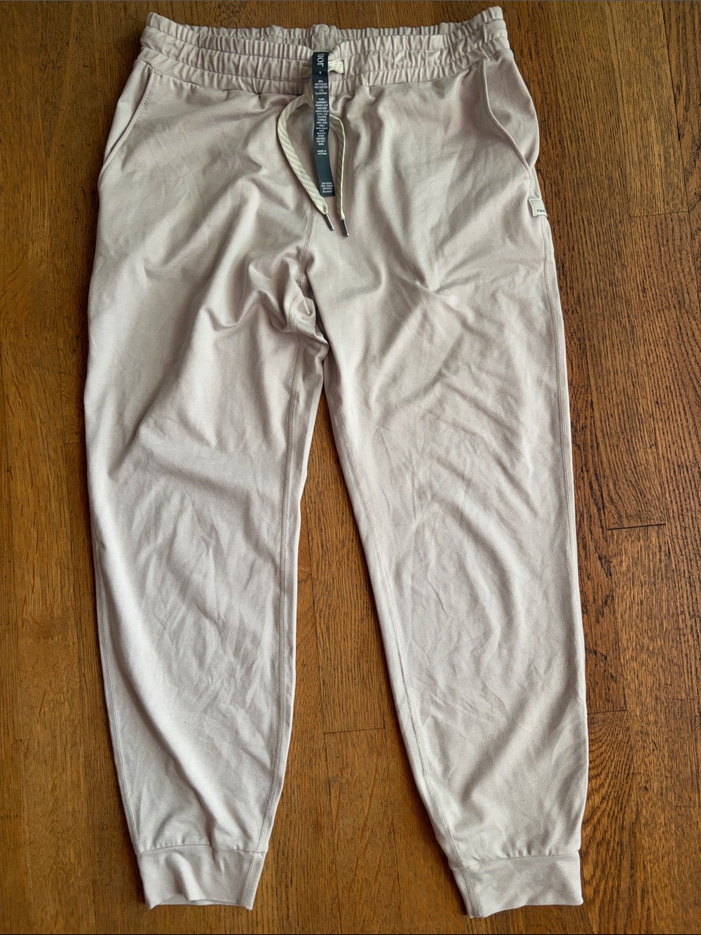 Vuori Performance Joggers Light Beige Track Pants
